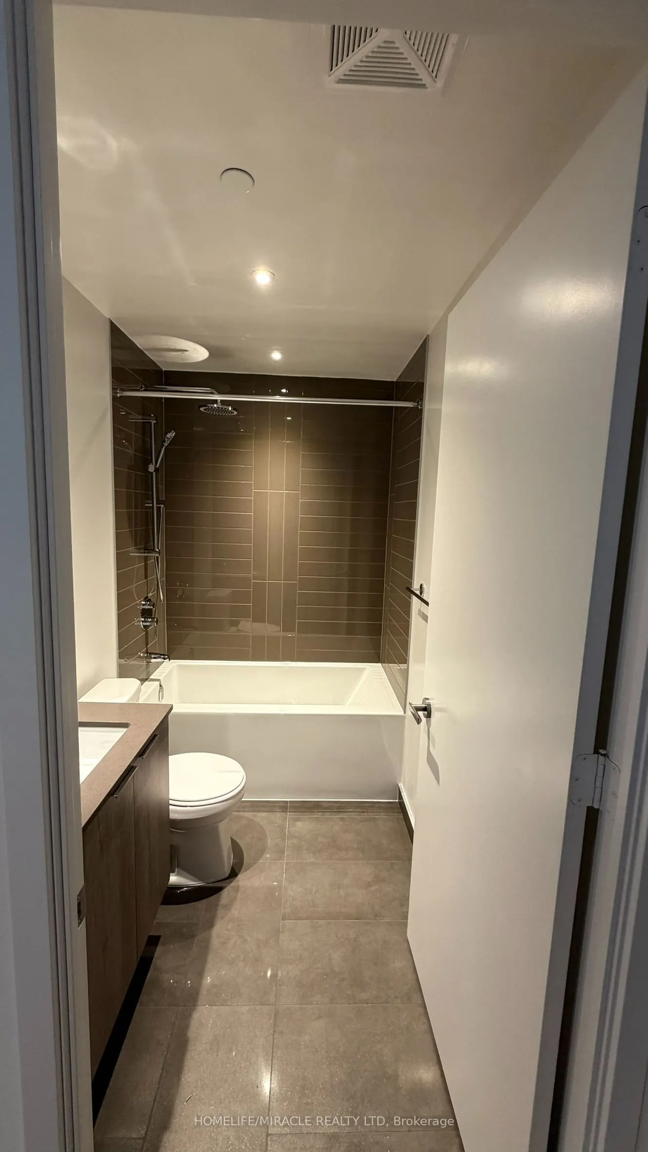 448 Burnhamthorpe Road W #7304
