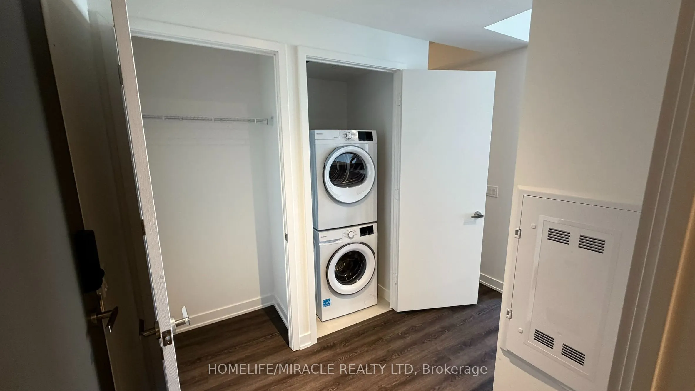 448 Burnhamthorpe Road W #7304