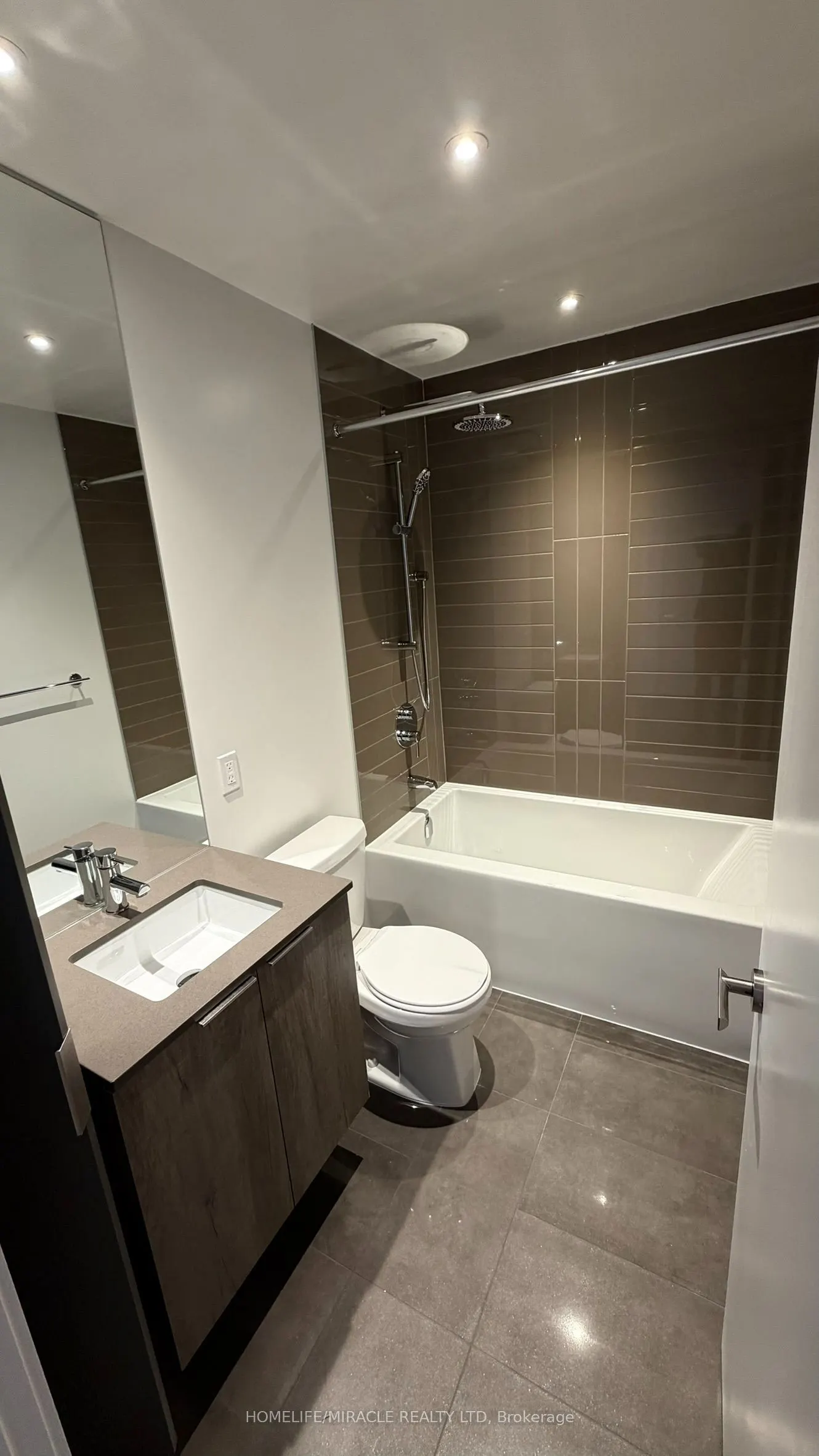 448 Burnhamthorpe Road W #7304