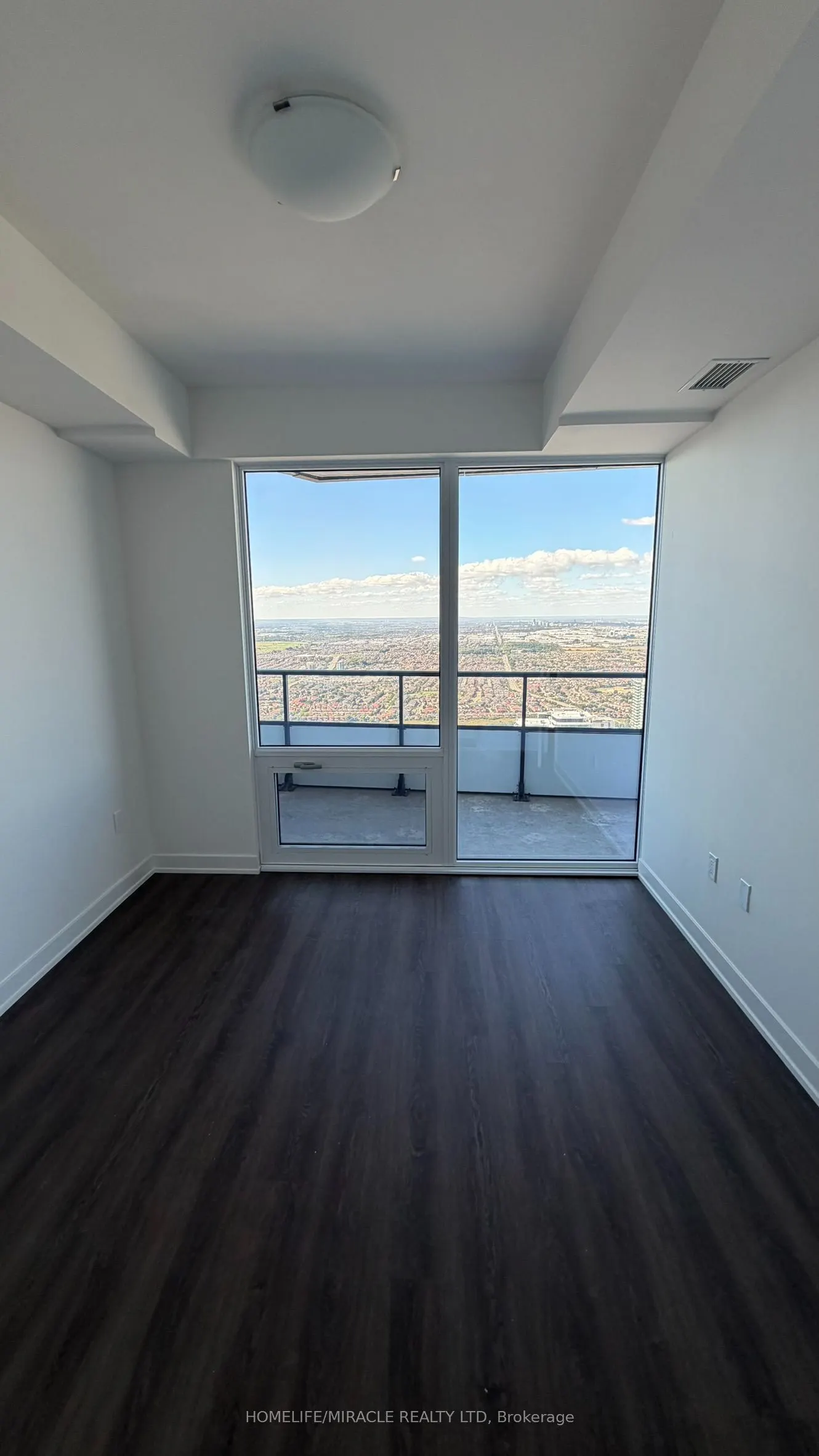 448 Burnhamthorpe Road W #7304