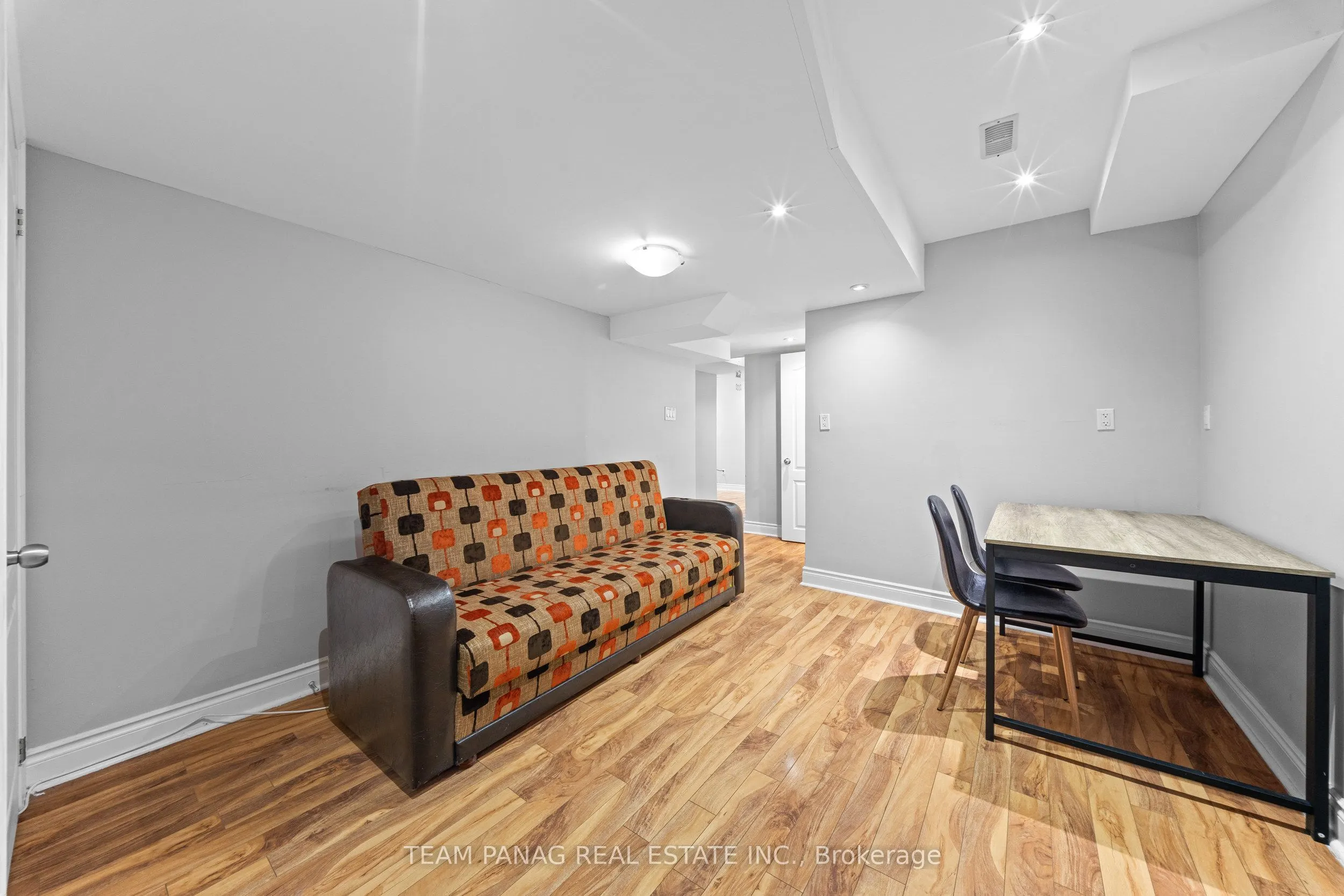 13 Seafair Crescent