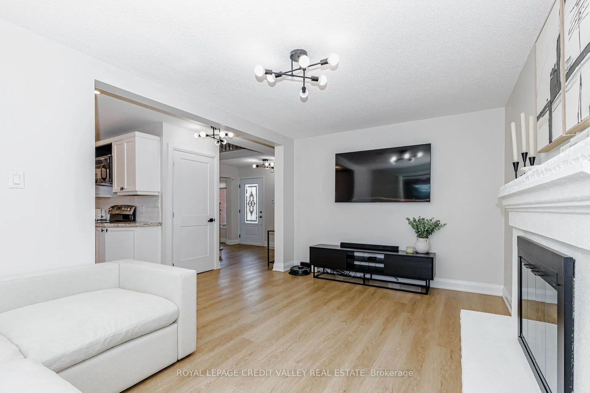 85 Derose Avenue