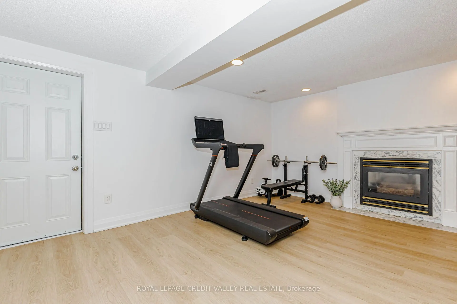 85 Derose Avenue
