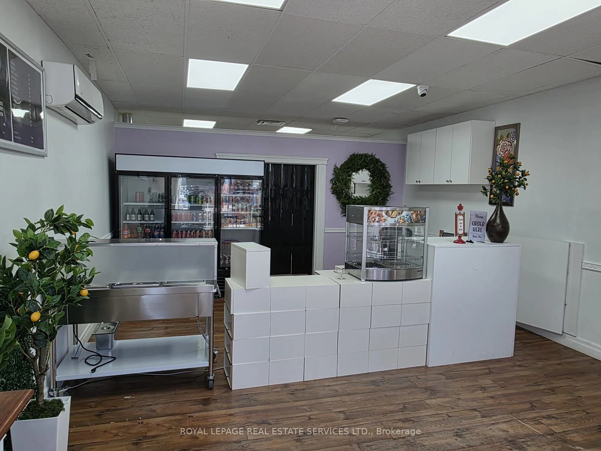 25 Commercial Street #Front