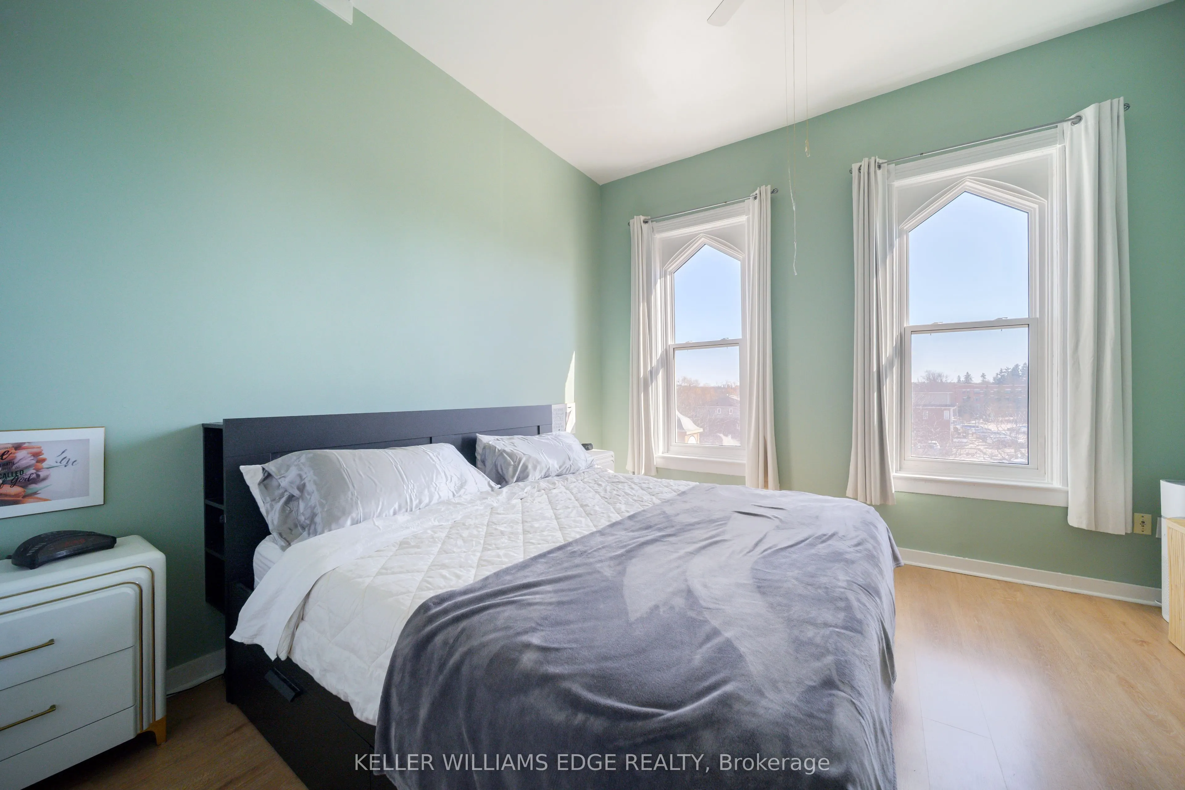 123 Broadway Avenue #E