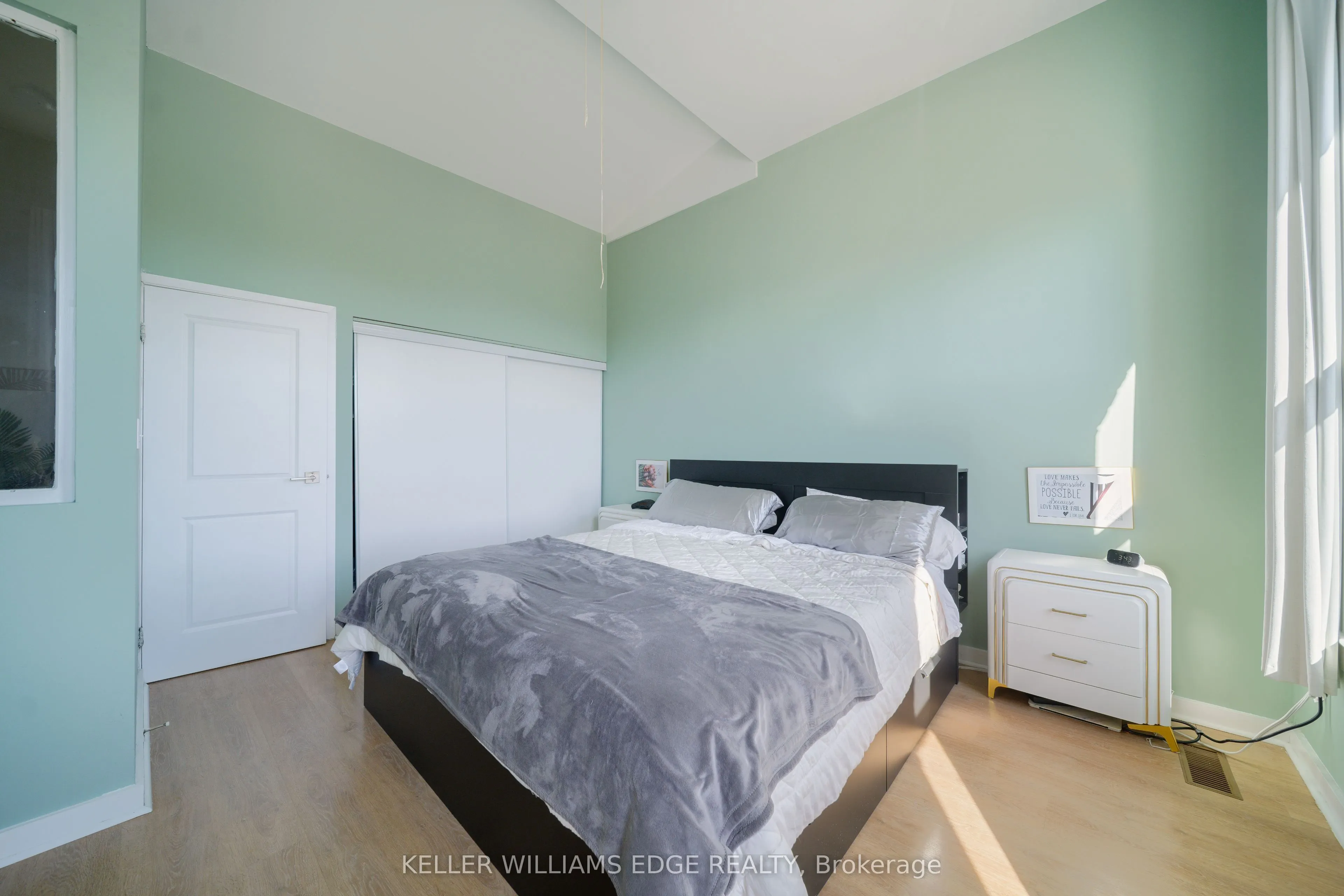 123 Broadway Avenue #E