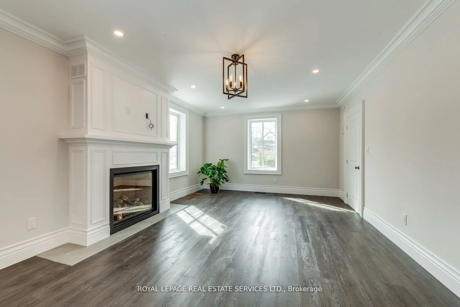317 Queen Street S