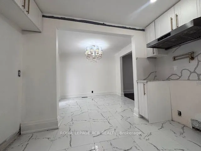 134 Queen Street N