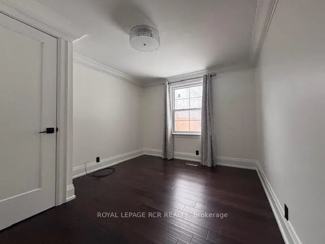 134 Queen Street N