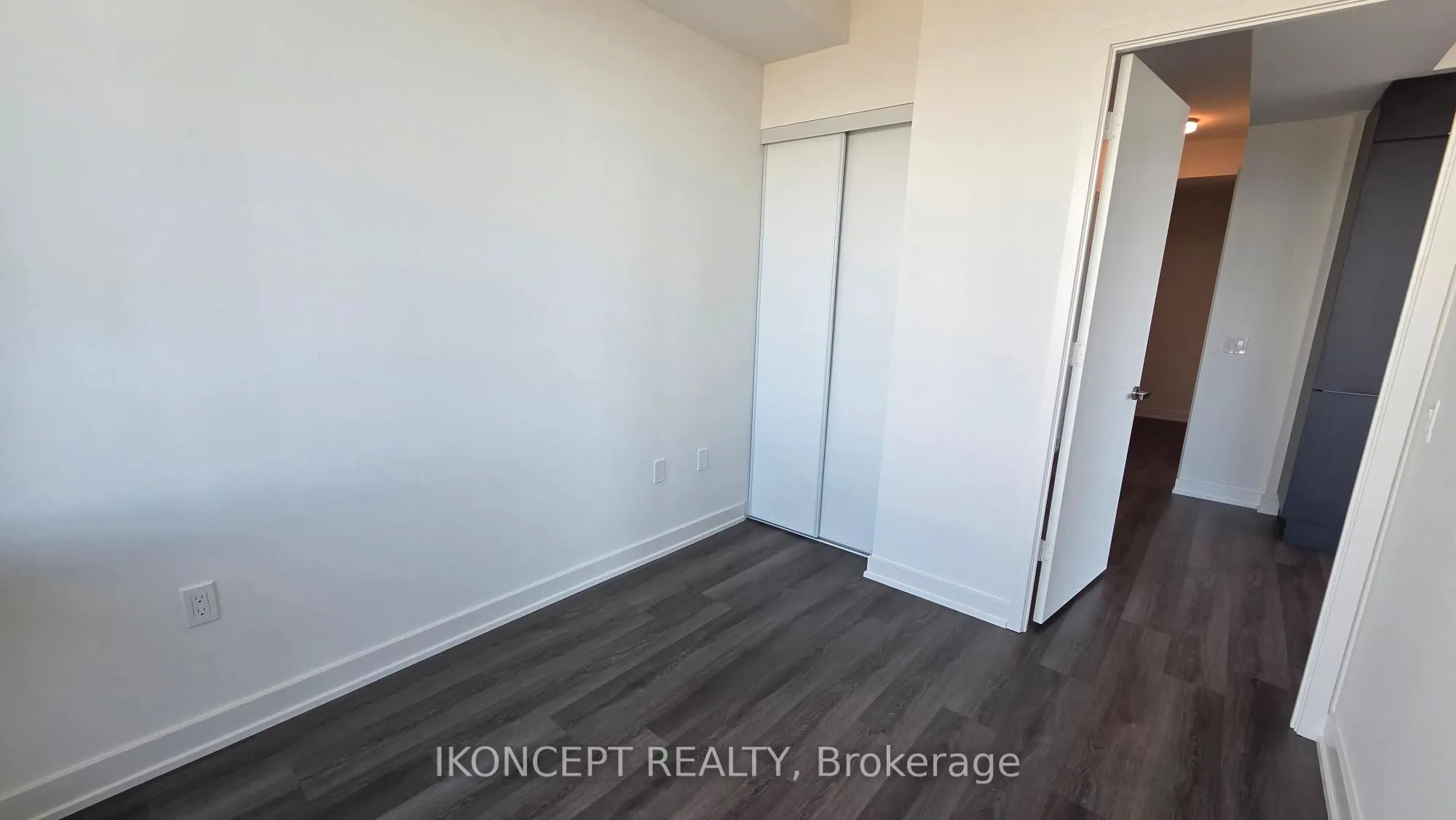448 Burnhamthorpe Road #6302