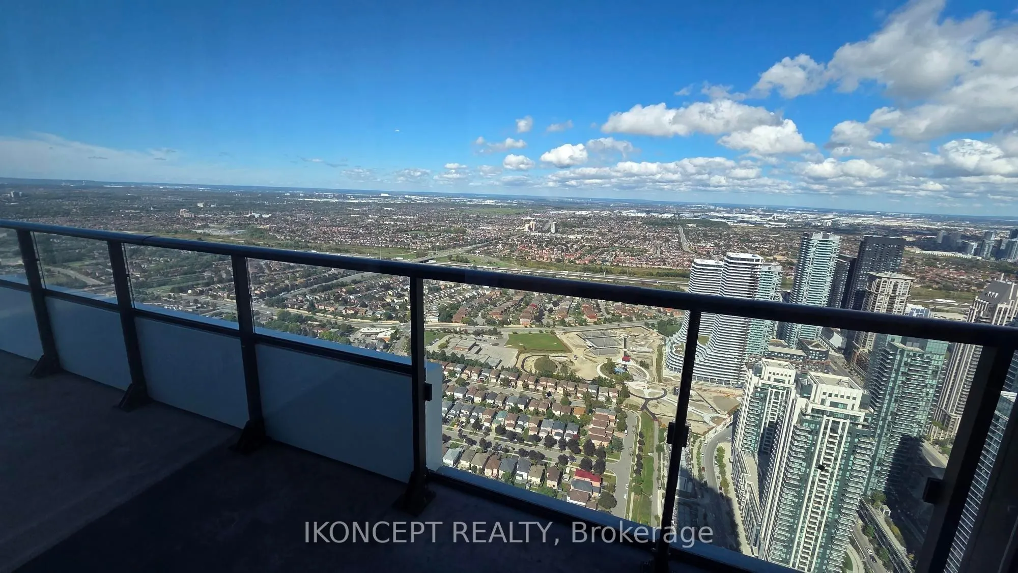 448 Burnhamthorpe Road #6302
