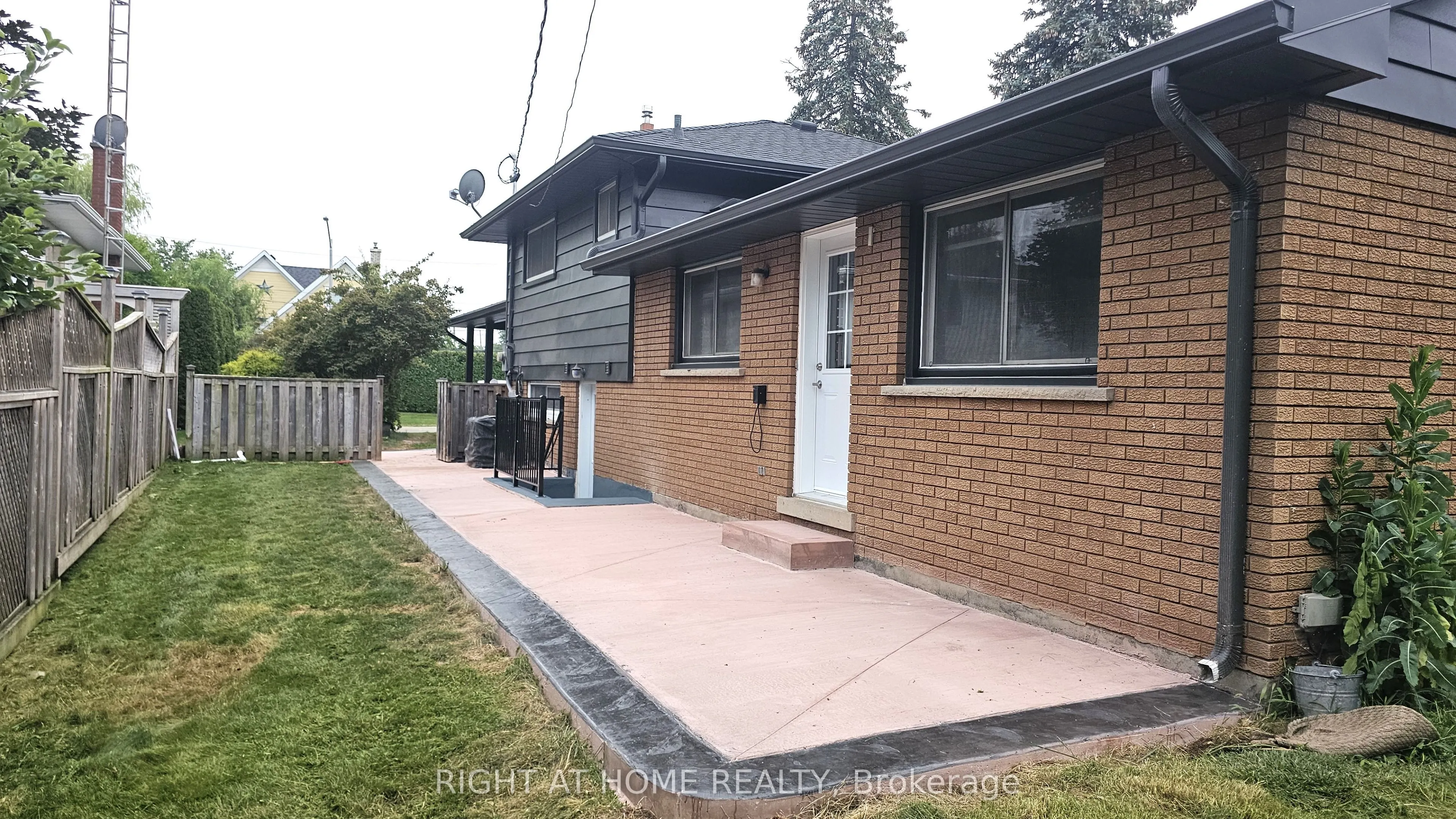 5154 New Street #UPPER