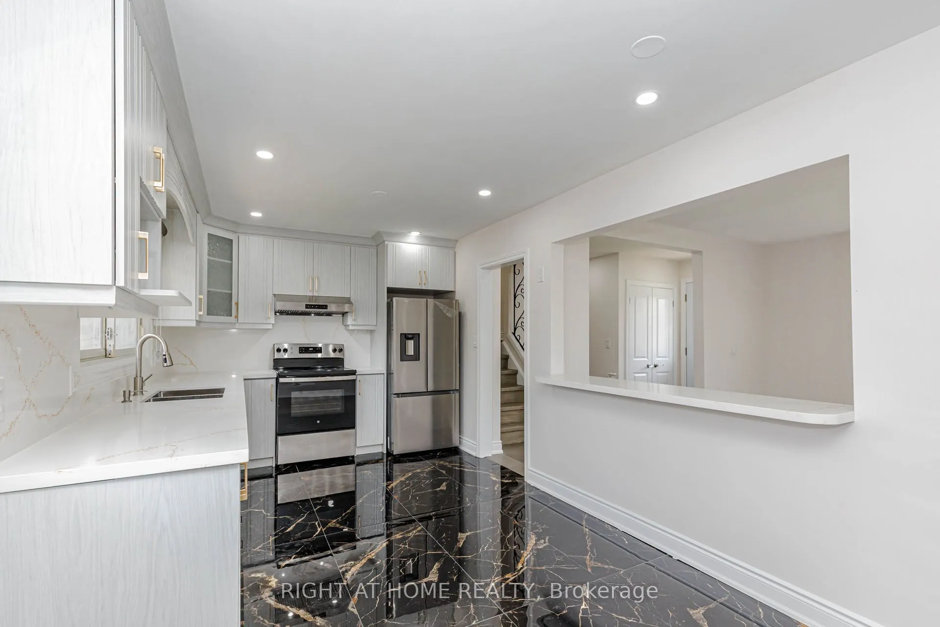 5154 New Street #UPPER
