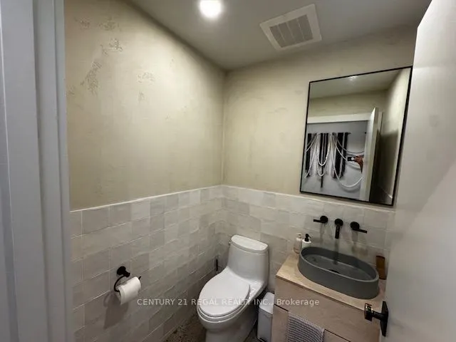 1564 Queen Street W #2nd Floor