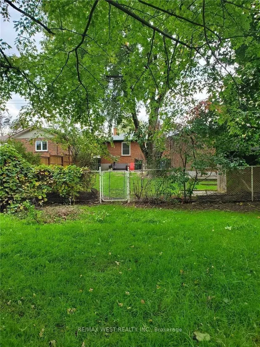 245 Kingsleigh Court