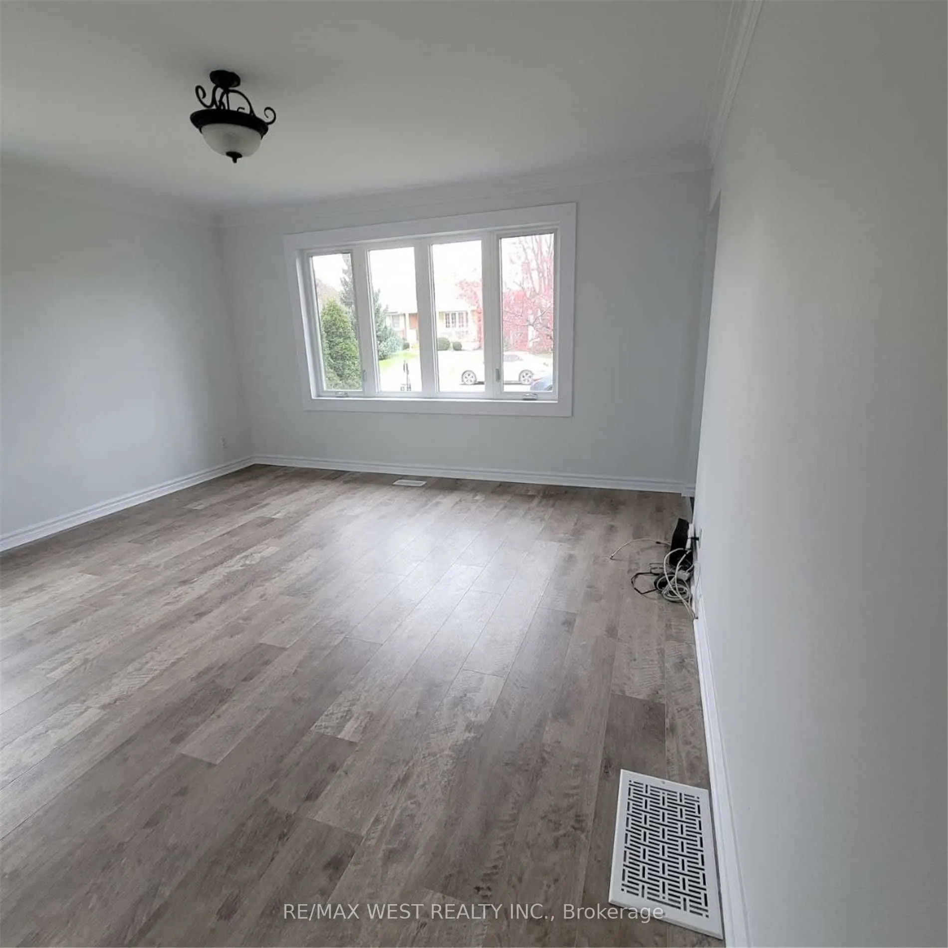 245 Kingsleigh Court