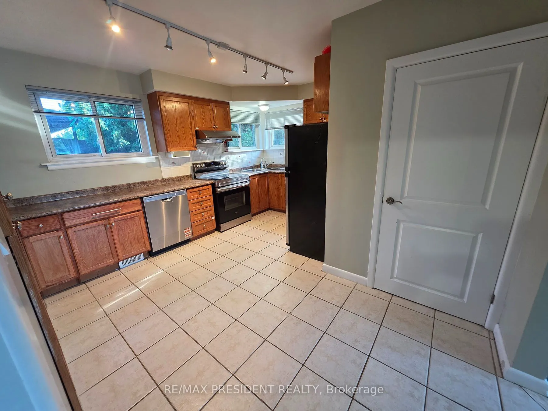 2280 Mountainside Drive #(Upper)