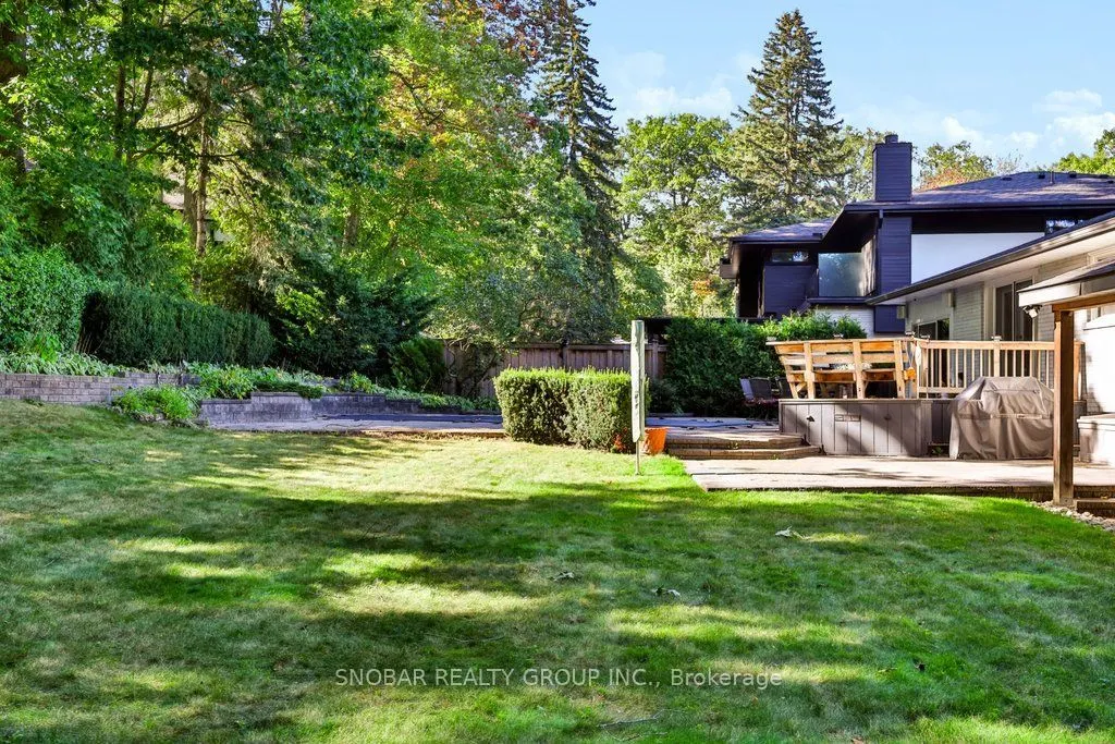 1302 Greenoaks Drive