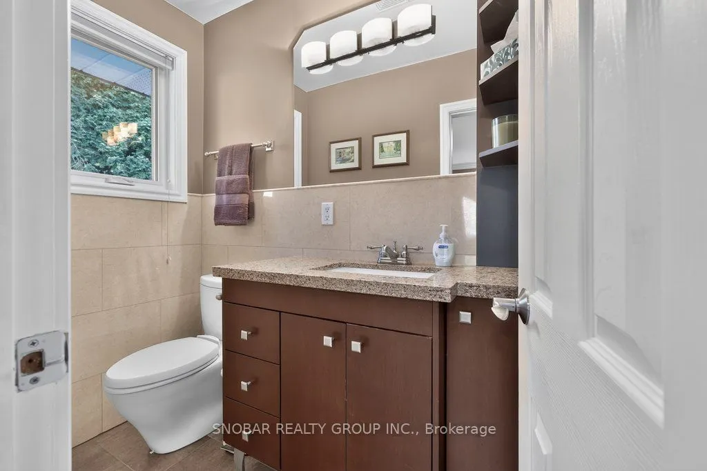 1302 Greenoaks Drive