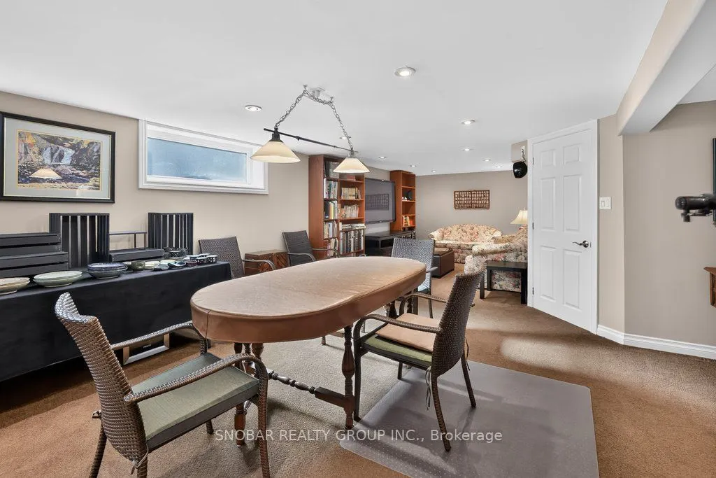 1302 Greenoaks Drive