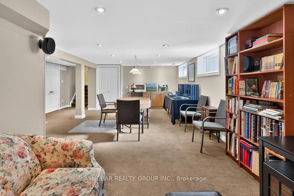 1302 Greenoaks Drive