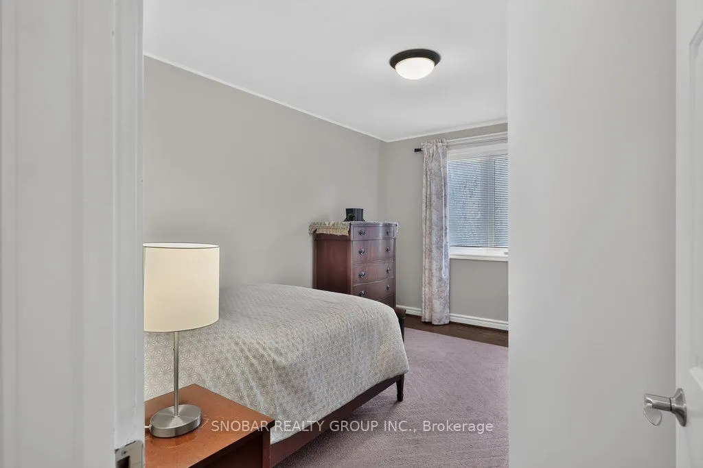 1302 Greenoaks Drive