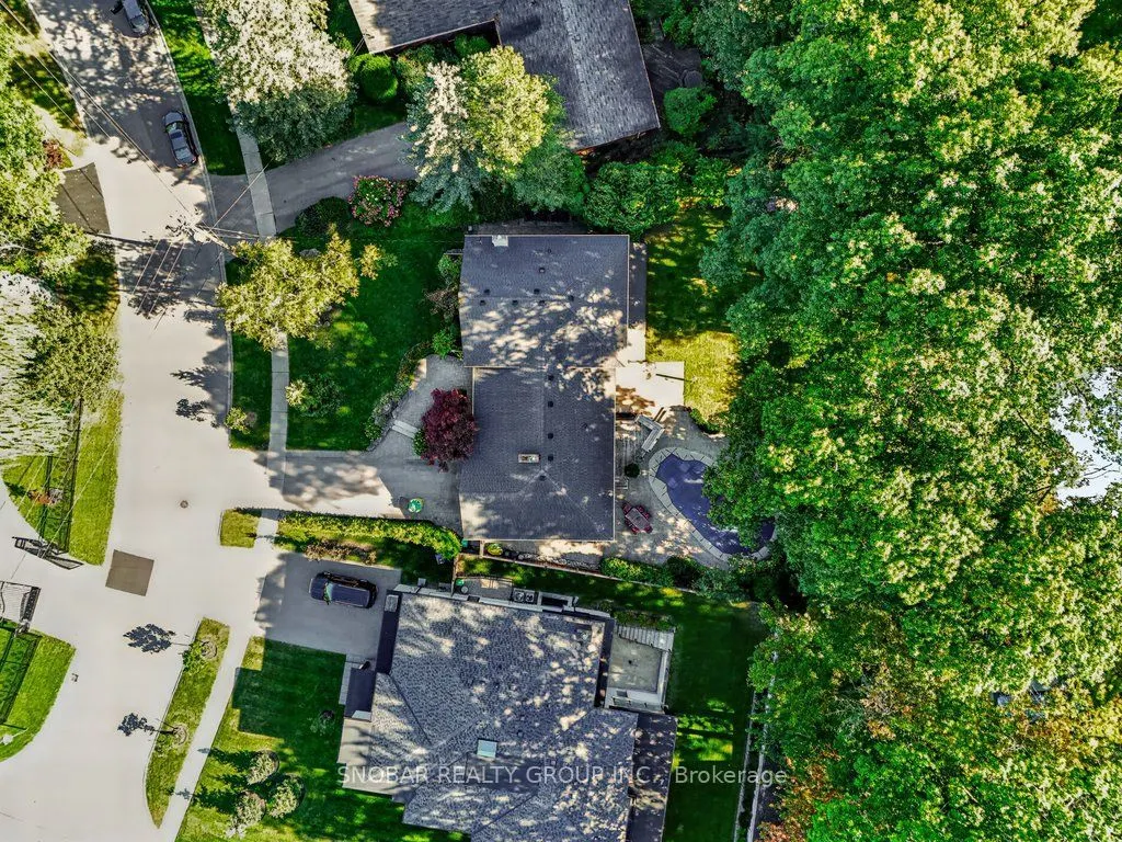 1302 Greenoaks Drive