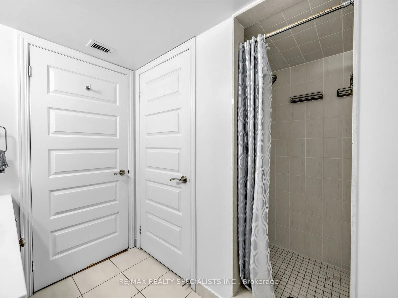 215 Queen Street E #1501