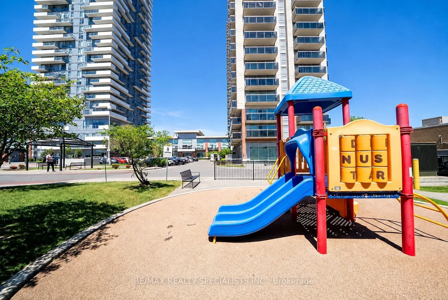 215 Queen Street E #1501