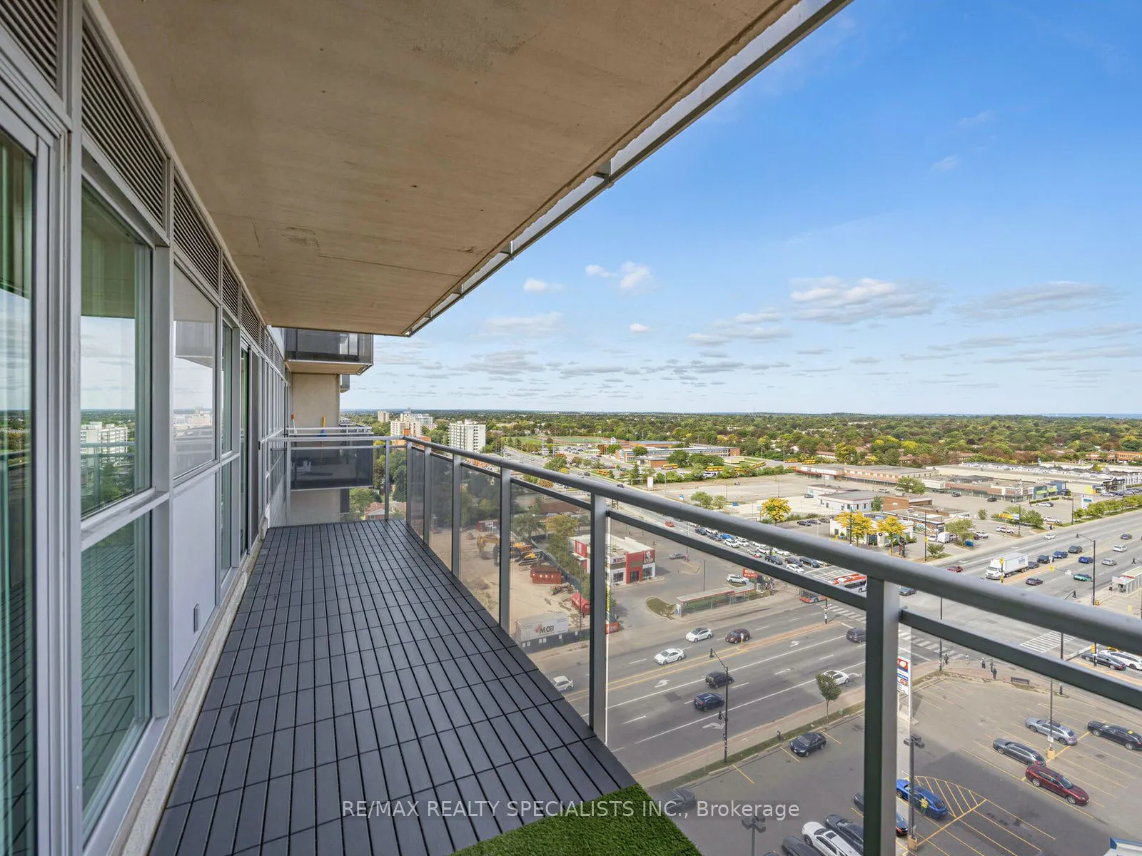 215 Queen Street E #1501
