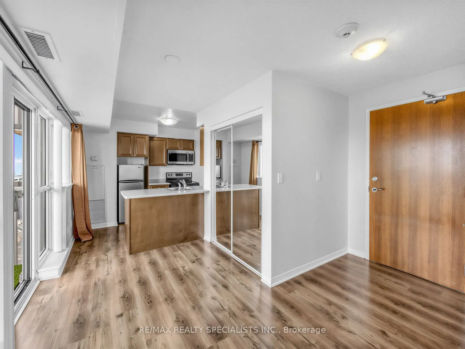 215 Queen Street E #1501