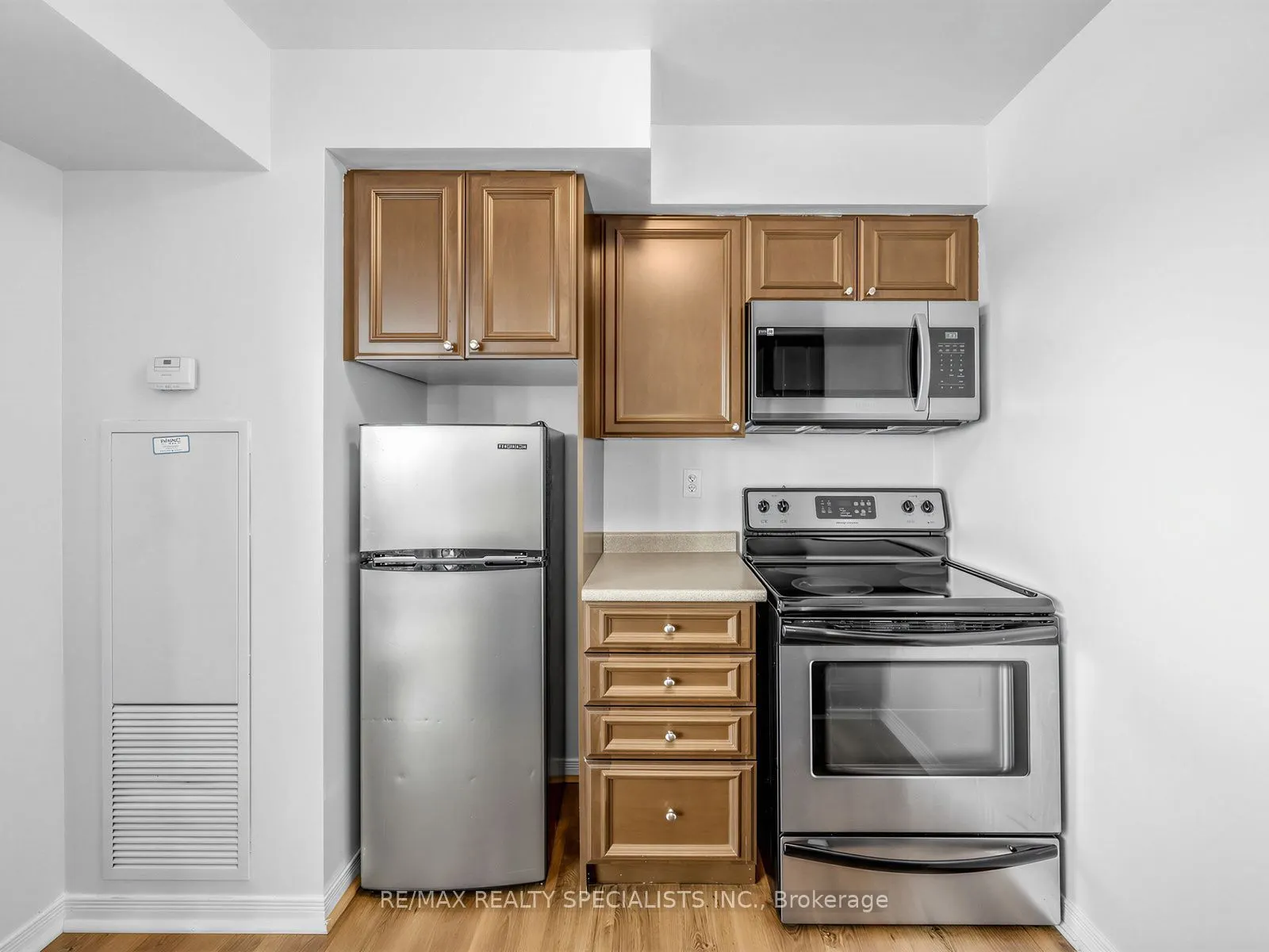 215 Queen Street E #1501