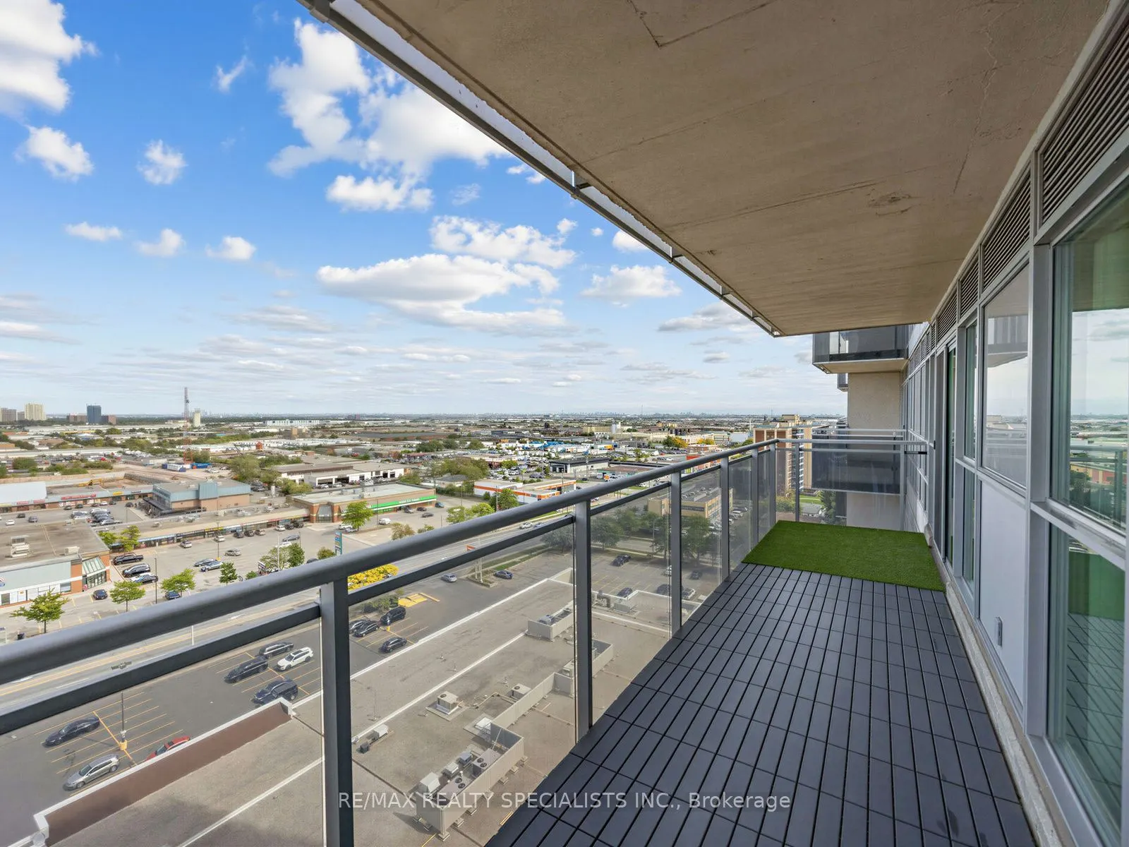 215 Queen Street E #1501