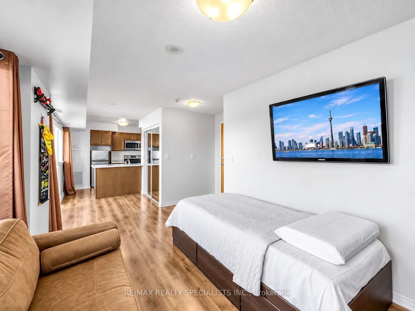 215 Queen Street E #1501