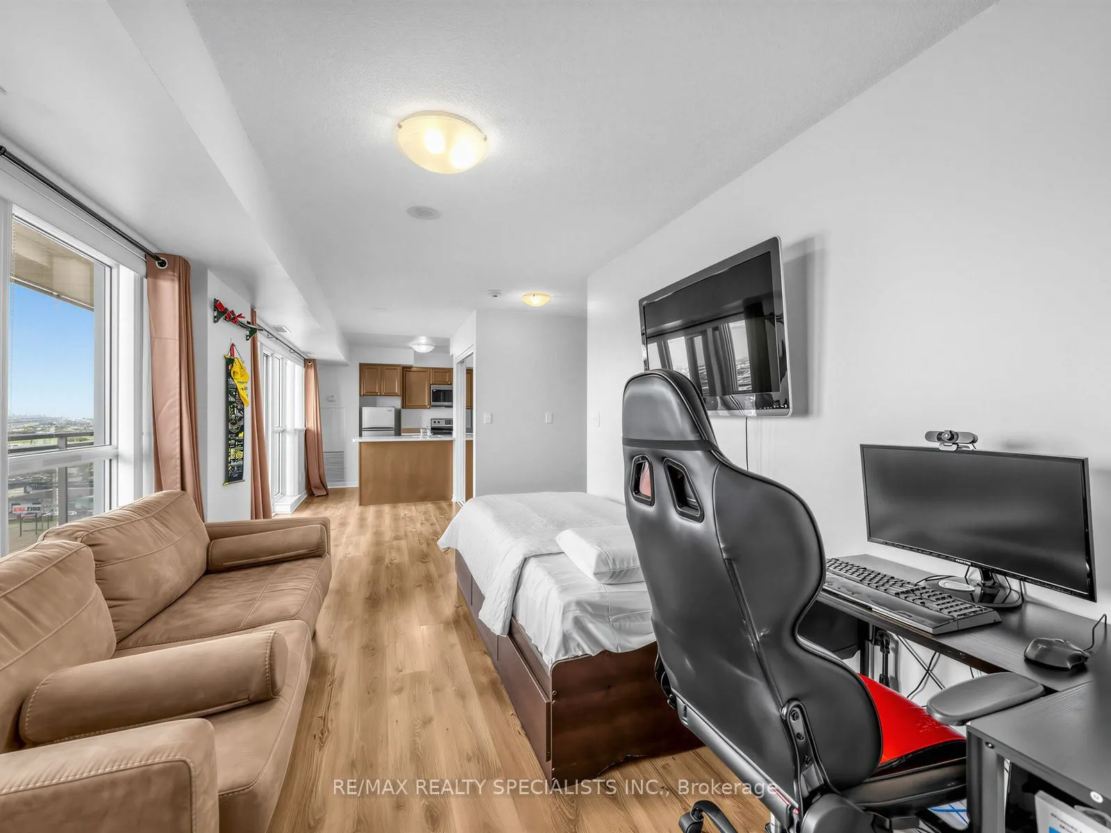 215 Queen Street E #1501