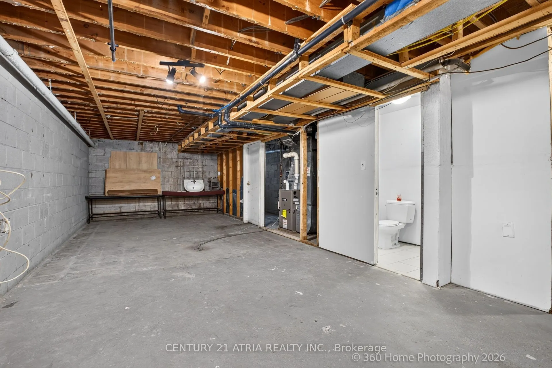 648-650 Wilson Avenue