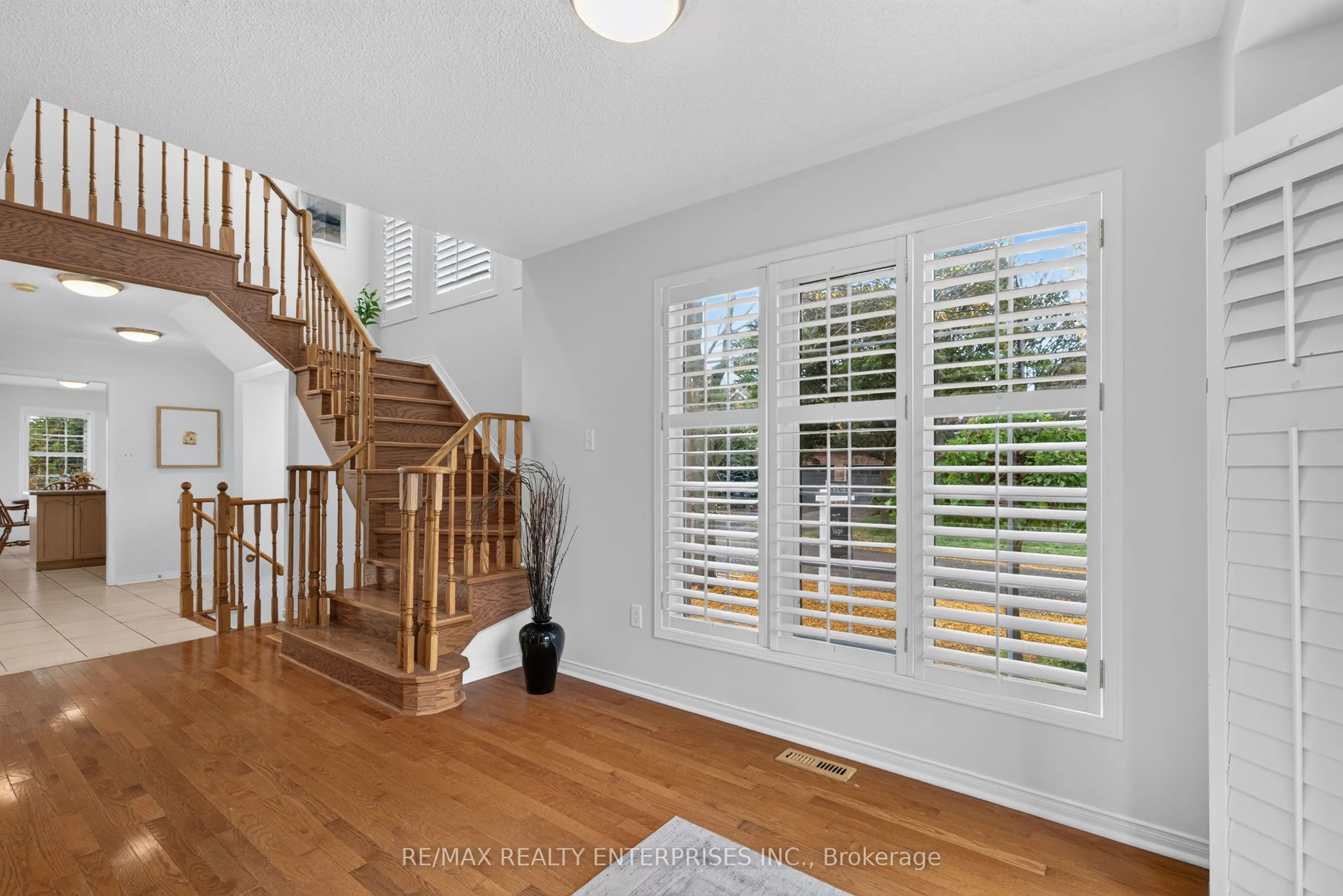 5555 Linwell Place