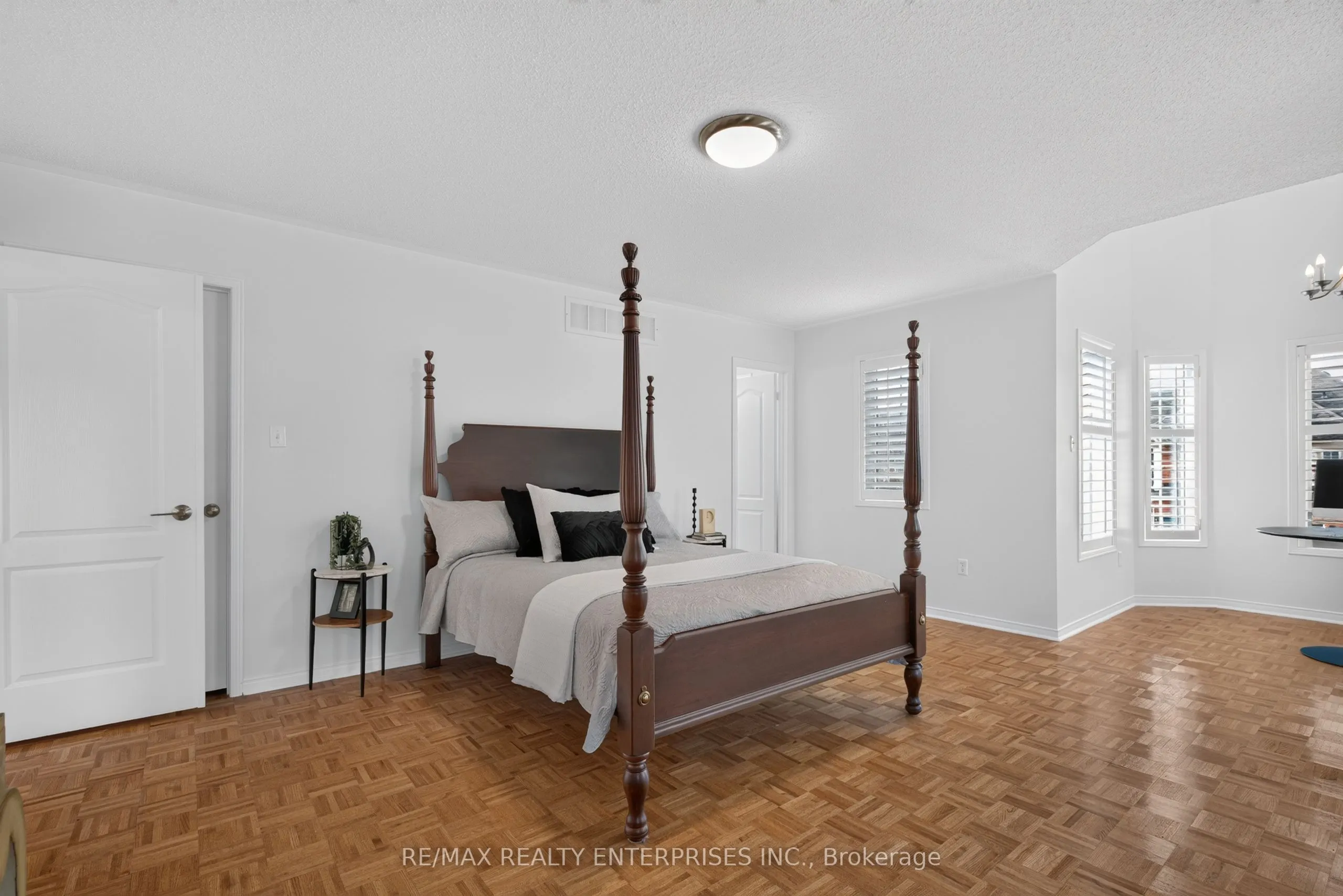 5555 Linwell Place