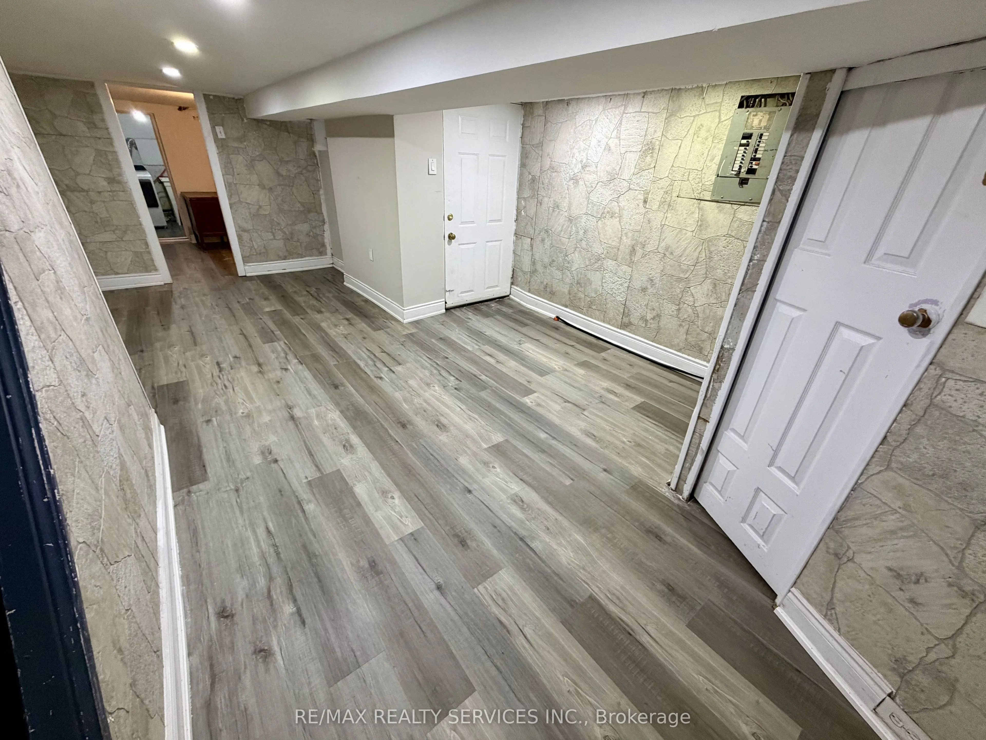 1147 Dufferin Street