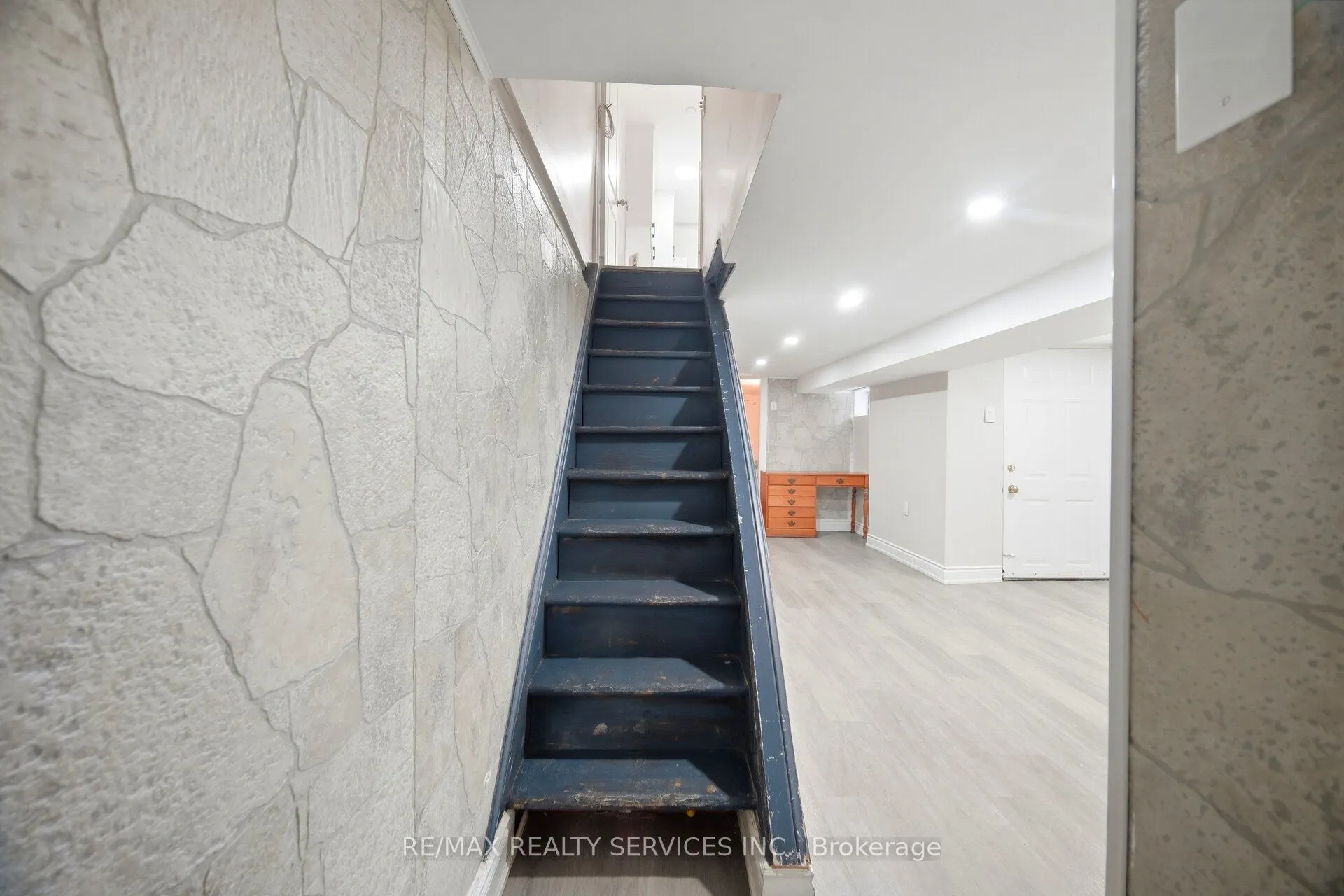1147 Dufferin Street