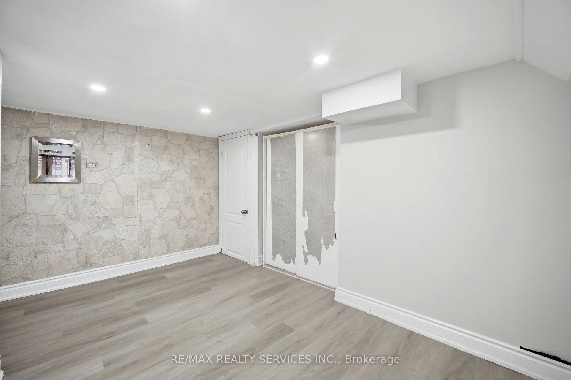 1147 Dufferin Street