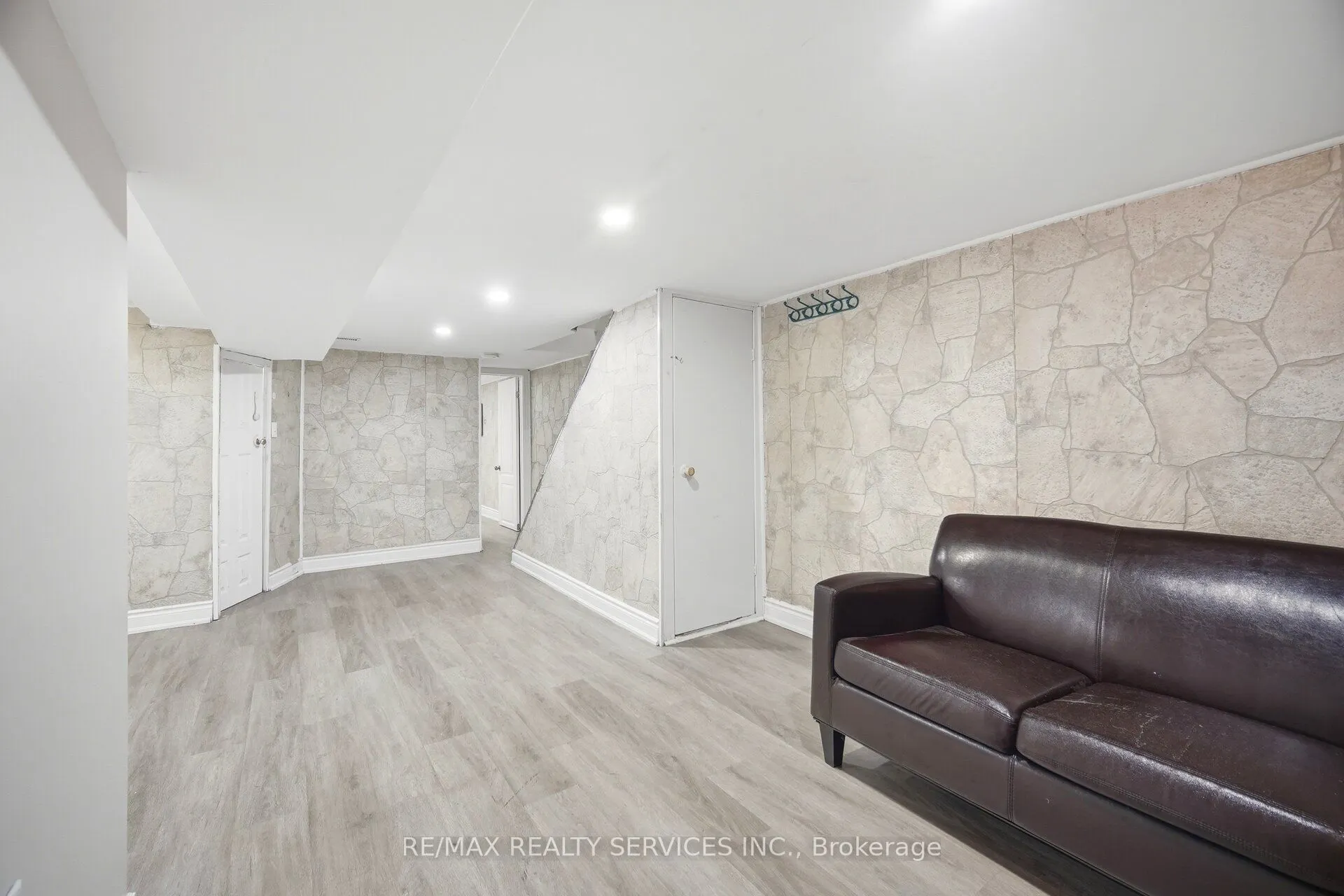 1147 Dufferin Street