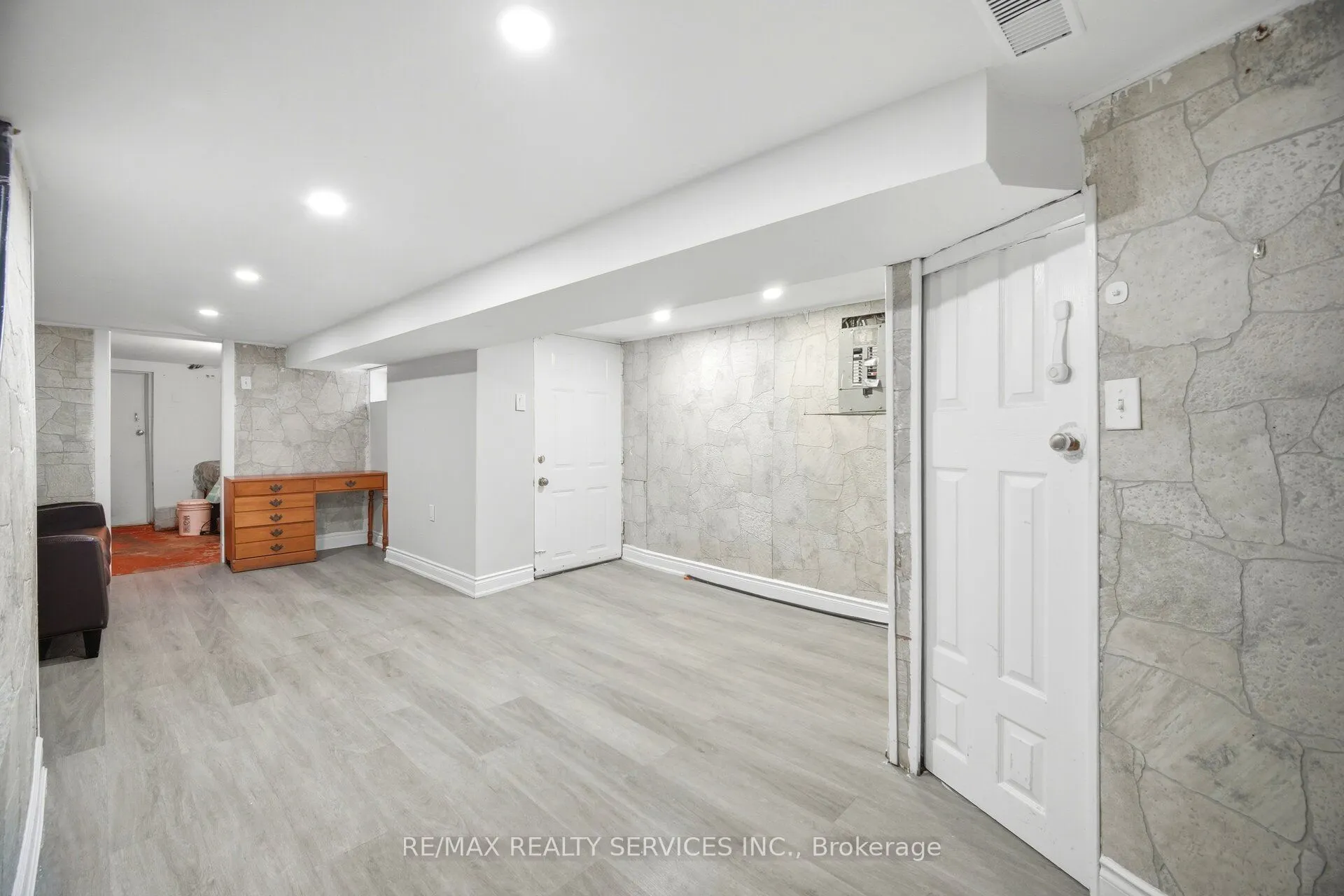 1147 Dufferin Street