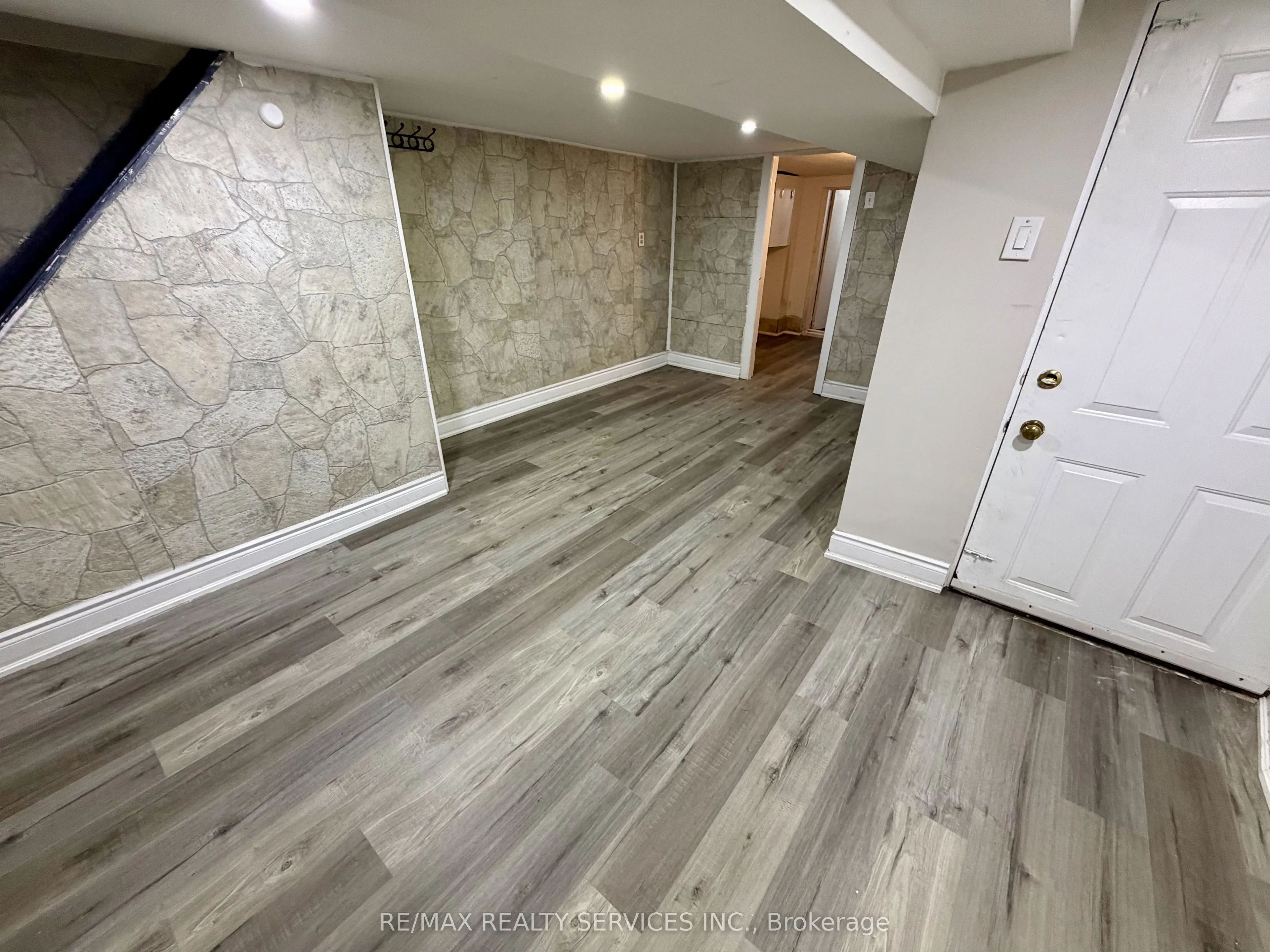 1147 Dufferin Street