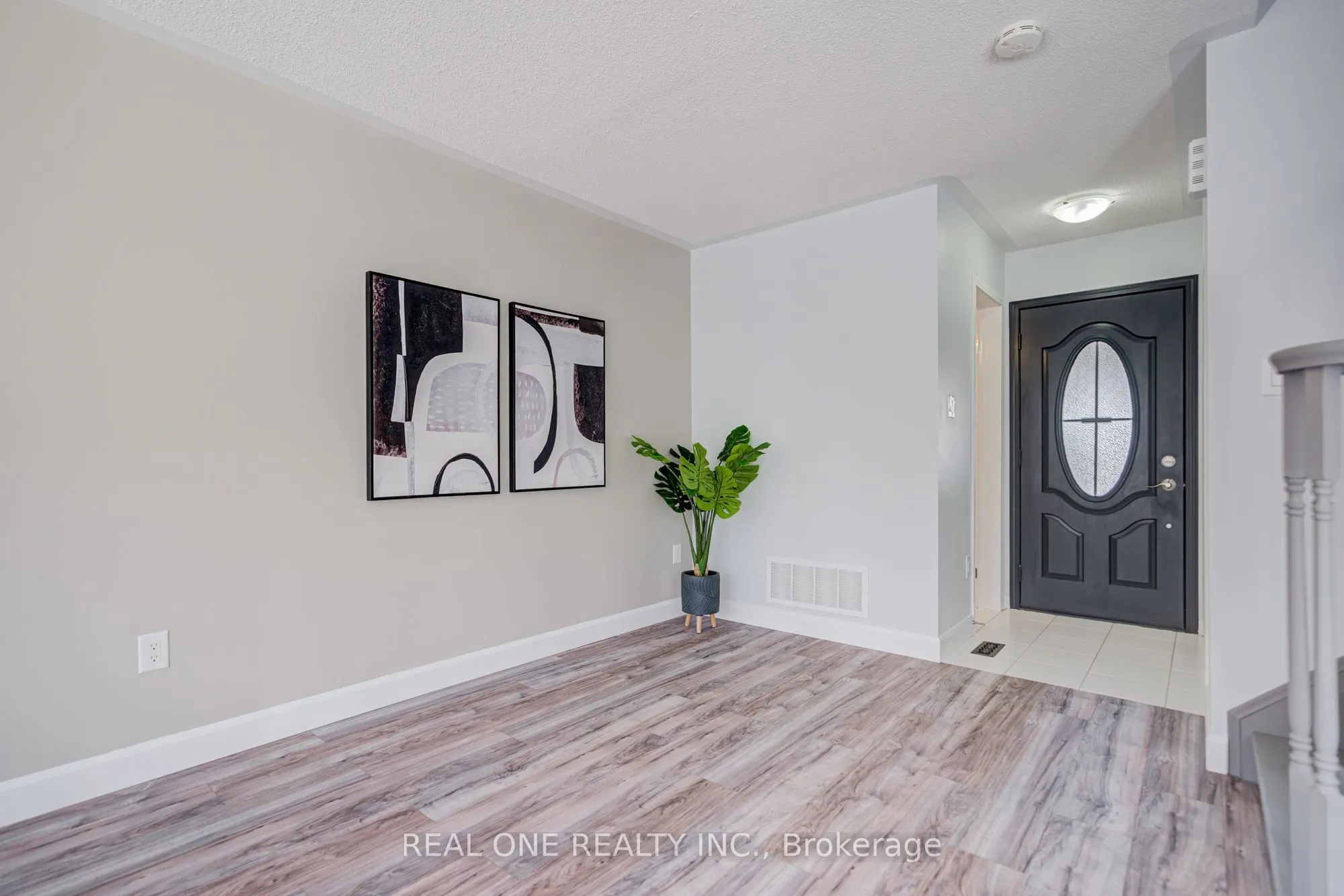 266 Woodley Crescent