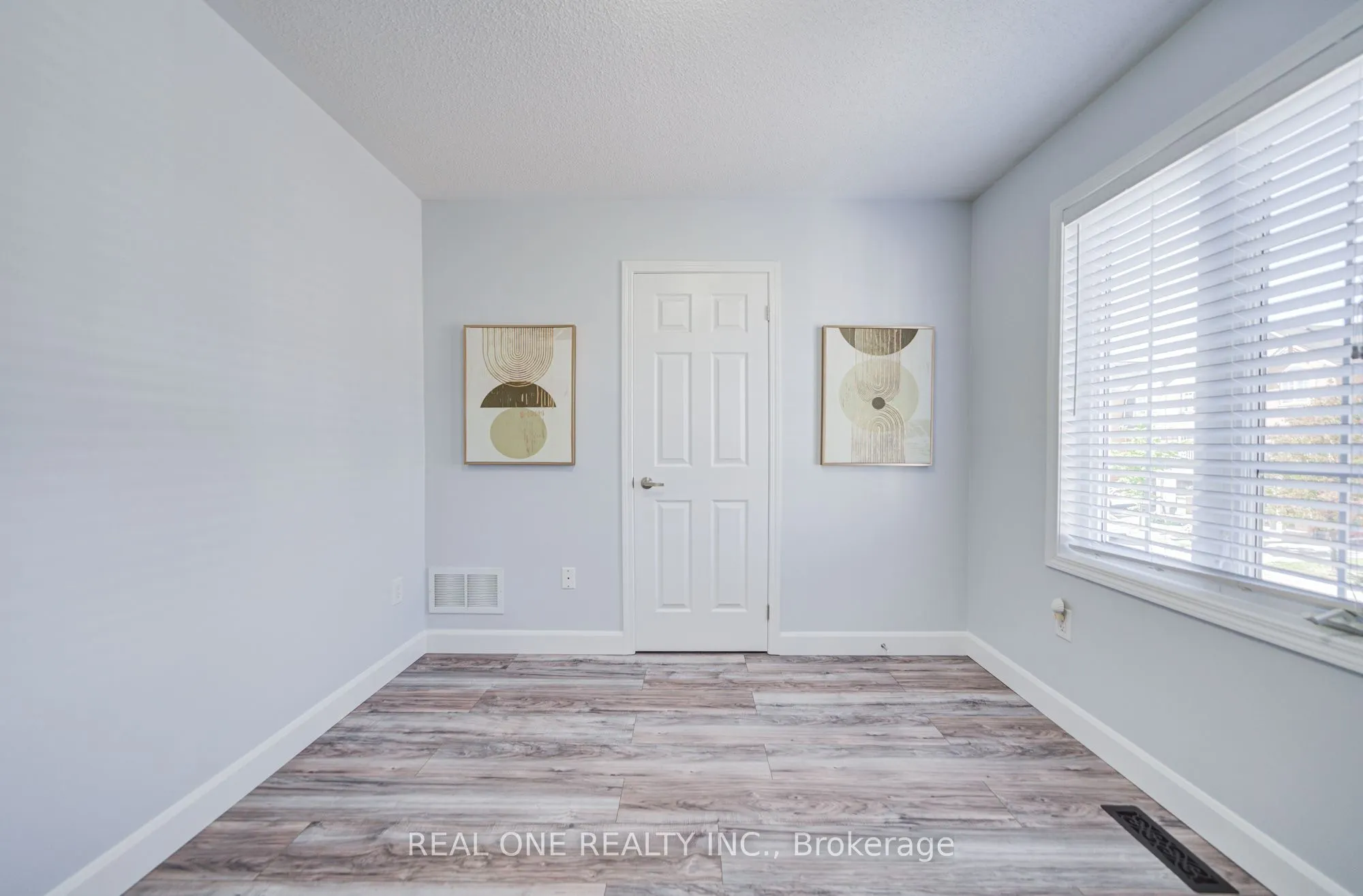 266 Woodley Crescent