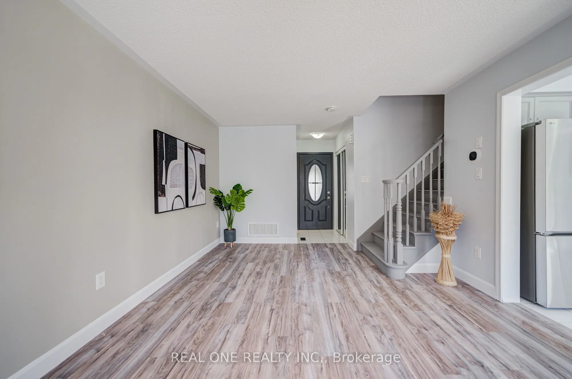 266 Woodley Crescent