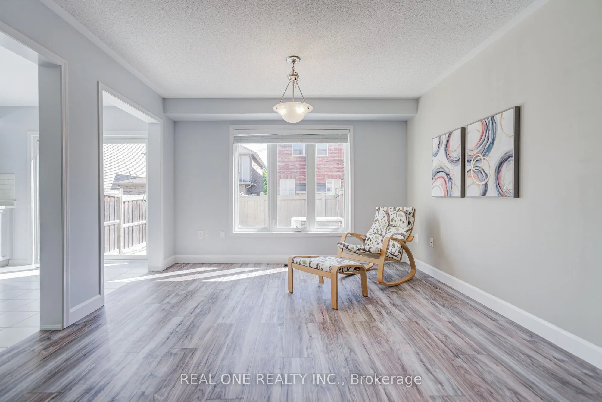 266 Woodley Crescent