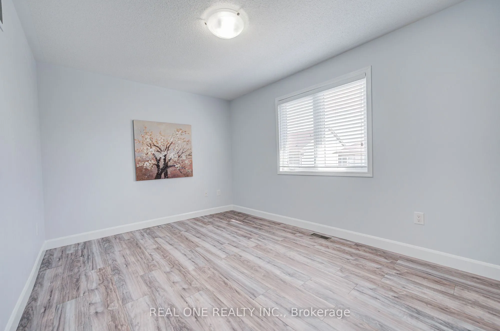 266 Woodley Crescent