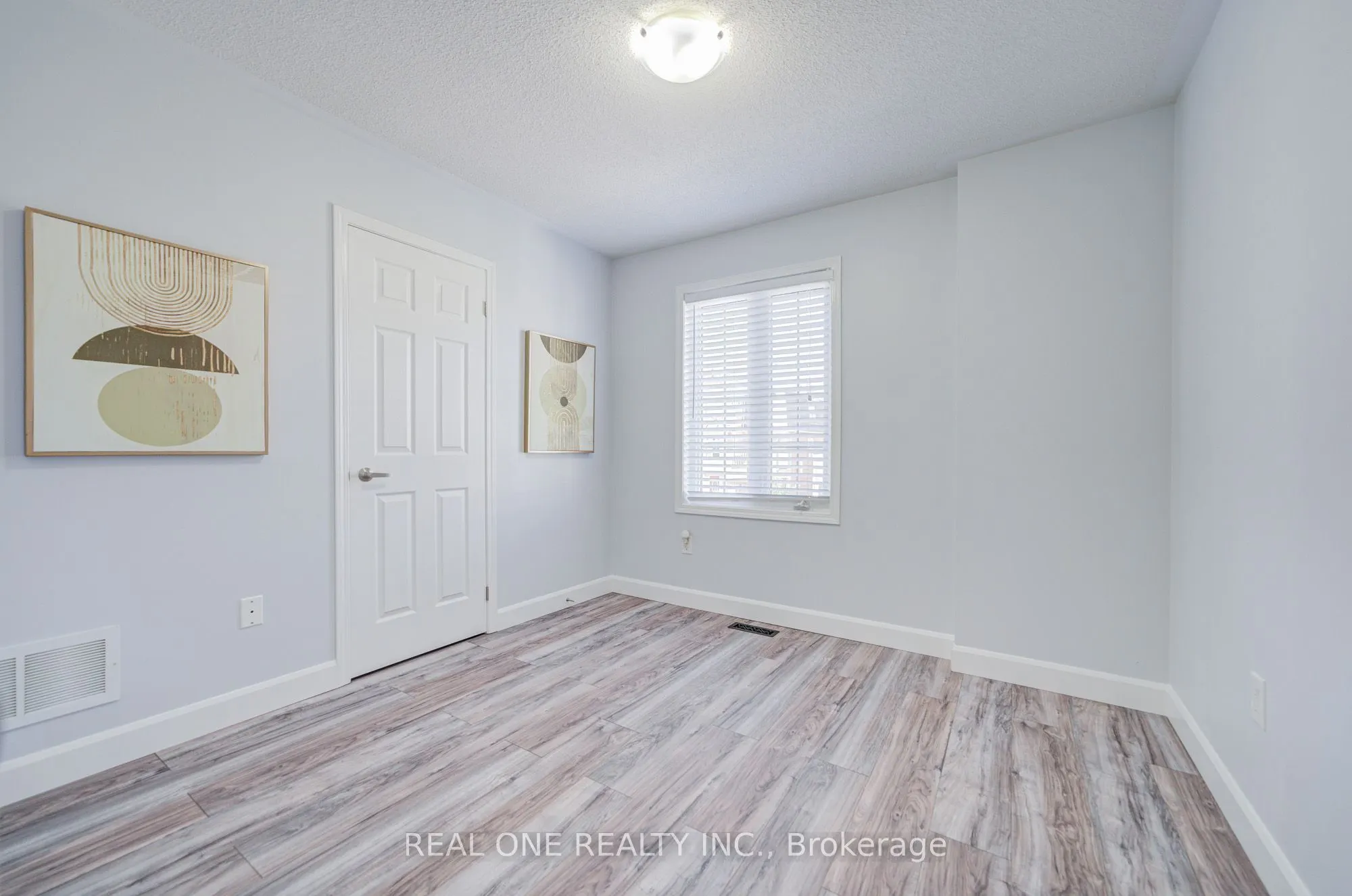 266 Woodley Crescent